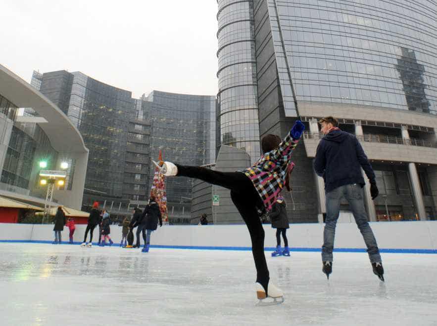 La pista di pattinaggio sul ghiaccio in Gae Aulenti/Dal 15 novembre al 17 febbraio