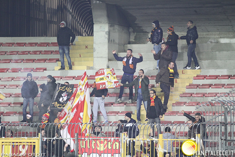 tifosi messina a Lecce