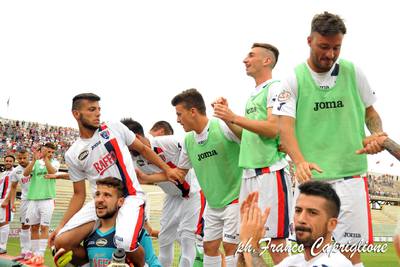 Esultanza rossoblu! (foto Capriglione)